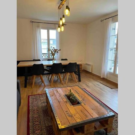 Appartement Terrasse Au Centre De Serris Bagian luar foto